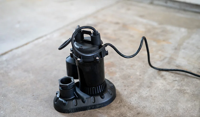 https://www.mrrooter.ca/ca/en-ca/mr-rooter/_assets/expert-tips/images/mrr-blogs-ca-how-to-install-a-backup-sump-pump.webp